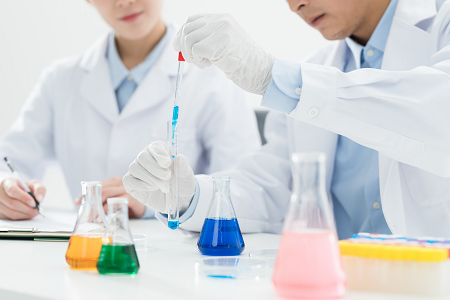 SARS-CoV-2 / FLU A eta B / RSV Antigenoaren Azterketa Azkar Kitaren konbinazioa aurkezten